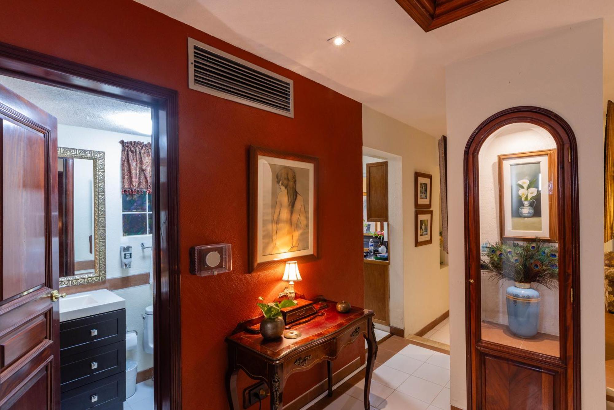 Villa Magnifica Palmeras Luxurious 4 Bedroom 6 Bds 4 Ba Private Pool Lagoon Front Super Fast Wifi